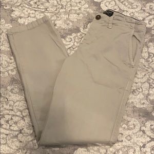 Men’s American Eagle Chino Pant. Size 28 x 32
